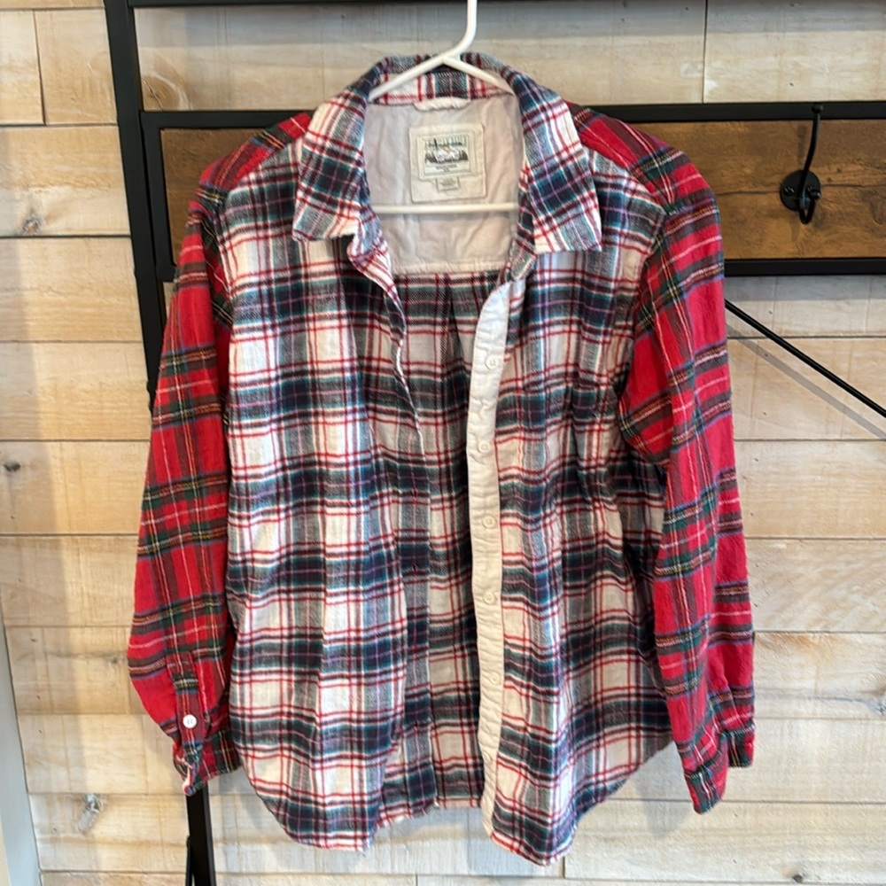 American Eagle Multi plaid grunge flannel- size small. Super comfy!